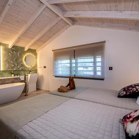 Apartment Flos Korakiaí