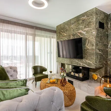 Flos Apartment *
