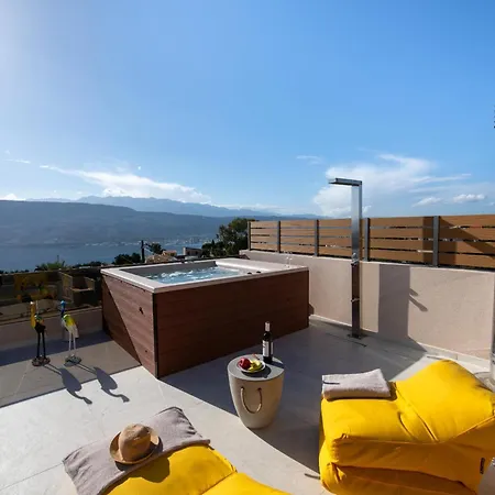 Flos Apartment *
