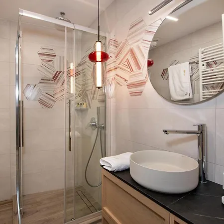 Apartment Flos *
